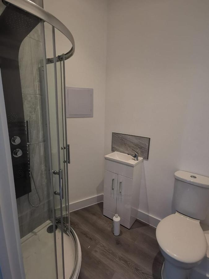 Marine Villa Hotel & Suites - Close To Beach, Train Station & Southend Airport Luaran gambar