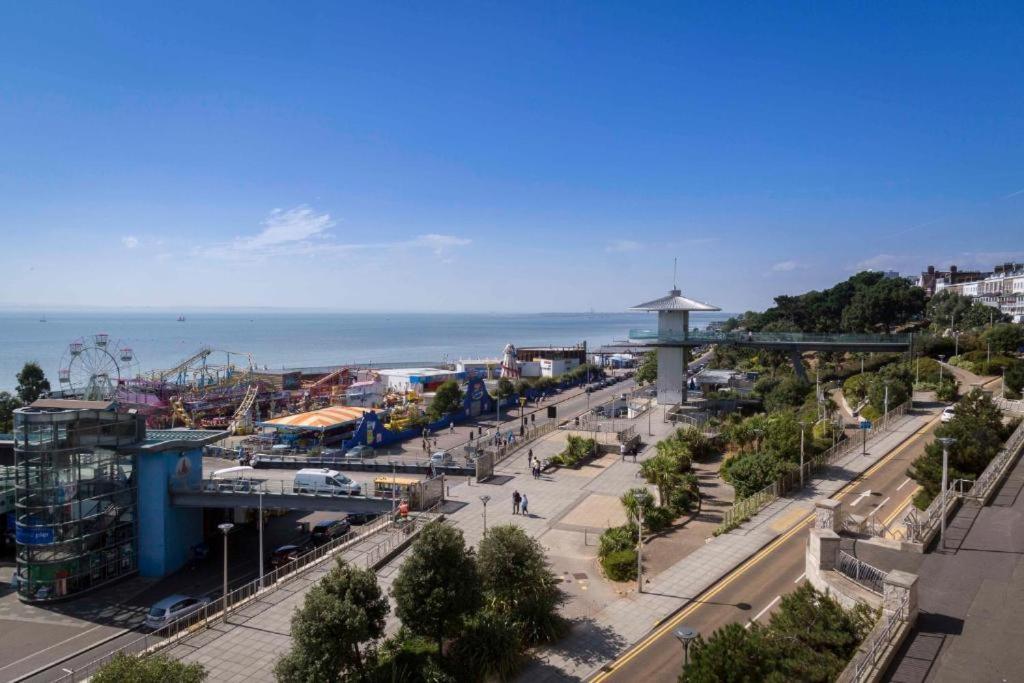Marine Villa Hotel & Suites - Close To Beach, Train Station & Southend Airport Luaran gambar